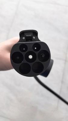 Chargeur portable pour véhicules électriques pour les bornes de recharge de type 2